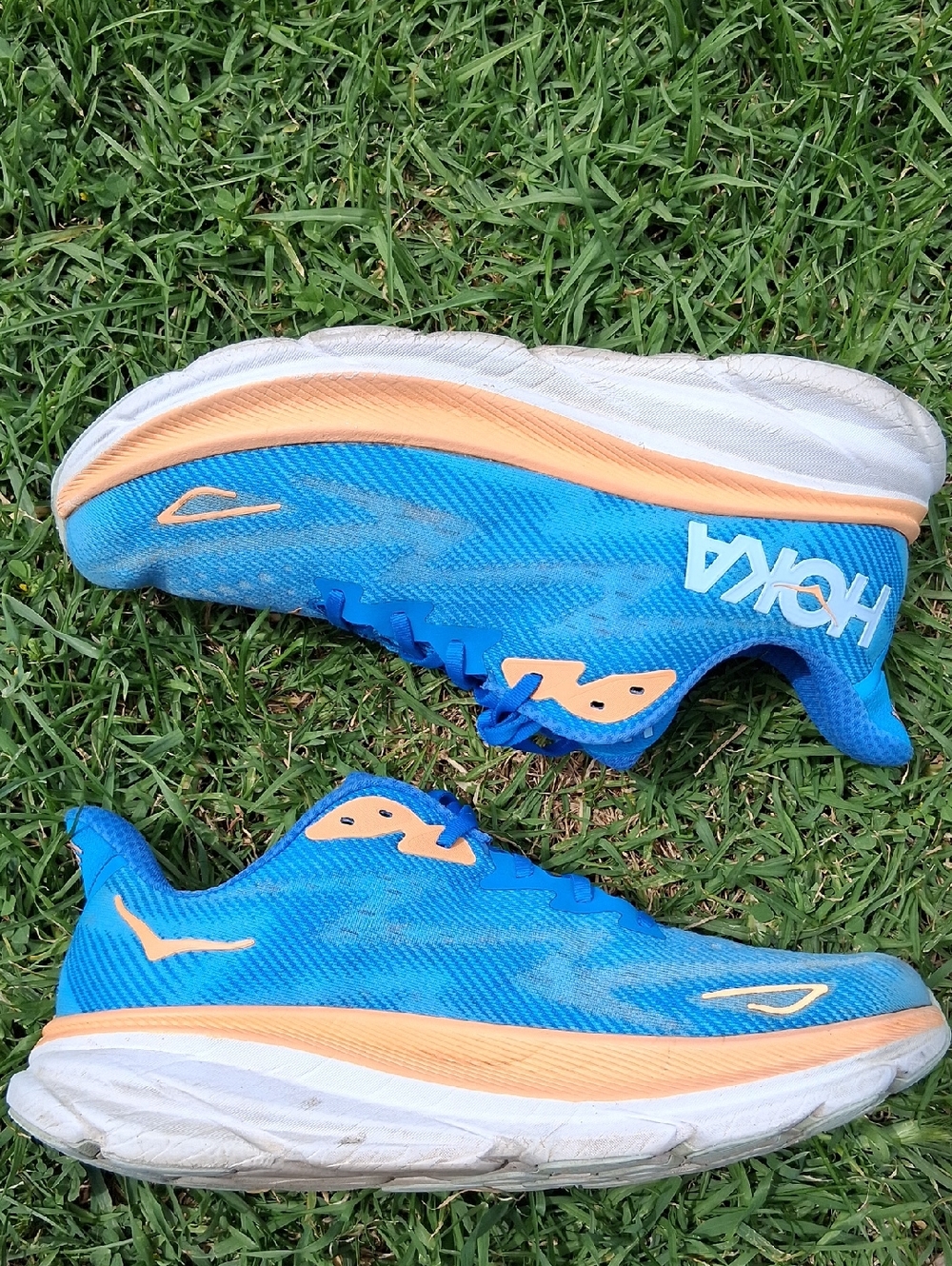 Hoka Clifton 9 Sneakers in Blue and Orange - Picture 5 of 13